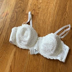 Vintage Y2K rampage white lace bra 36b